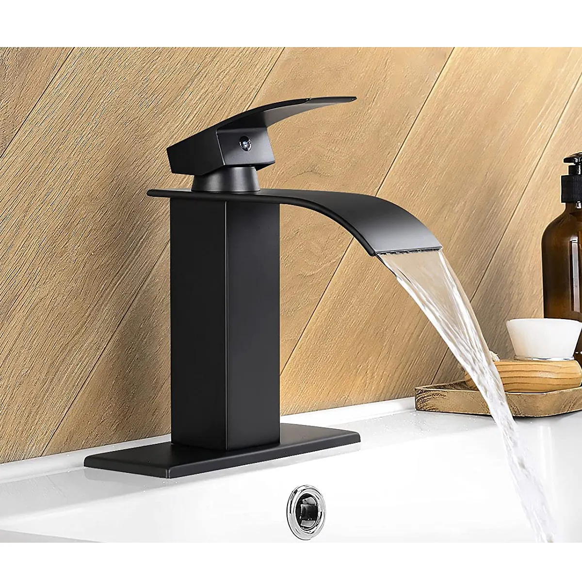 Aço inoxidável preto quente e água fria Mixer Tap Bathroom Faucet