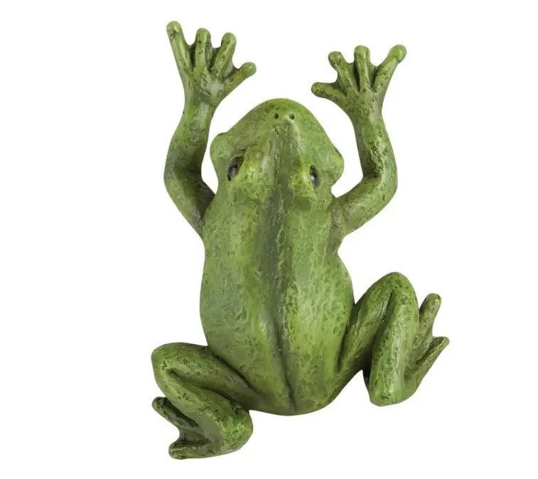 Frogs Wall Art Set of 3 Climbing Amphibian Sculptures, Green