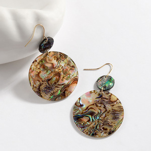 ต่างหูสำหรับผู้หญิงแบบฝังเกล็ดเปลือกหอยเป๋าฮื้อ - Product Image 4