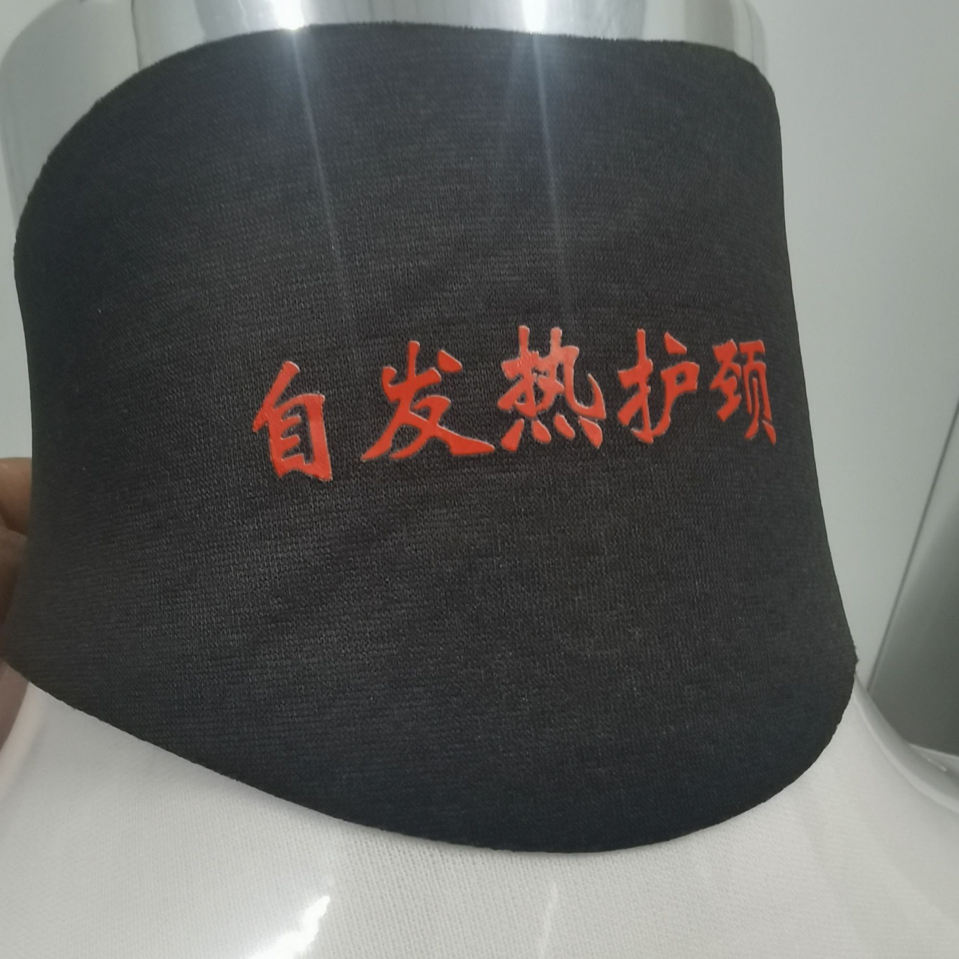 5 magnets with red text