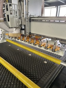 1325 5 ejes CNC enrutador de madera Motor ATC para la fabricación de muebles fresado corte perforación tallado grabado Mach3 NC Control de estudio - Product Image 5