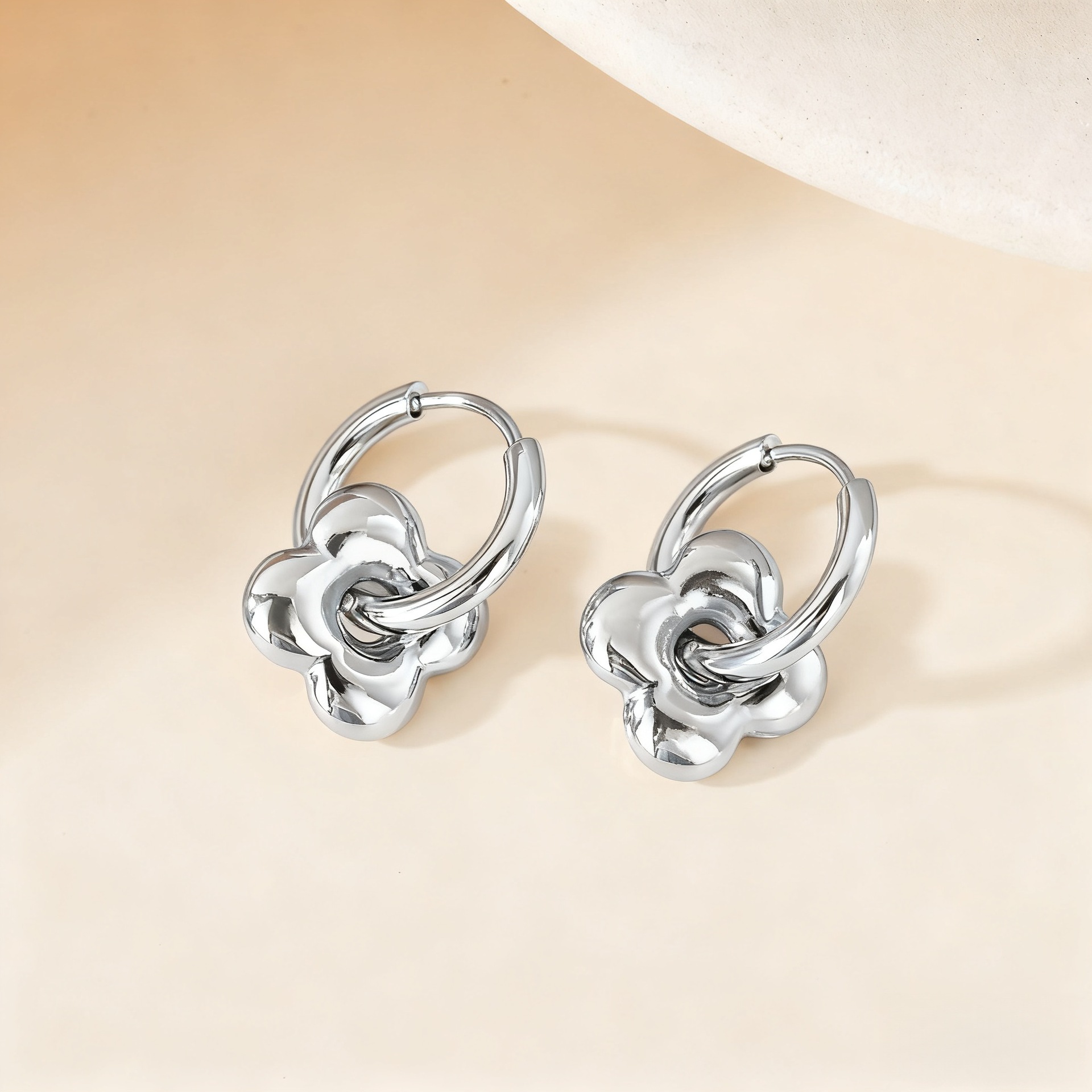 Créoles d'oreilles 2*10 Trèfle à quatre feuilles 13*13mm Acier Colo