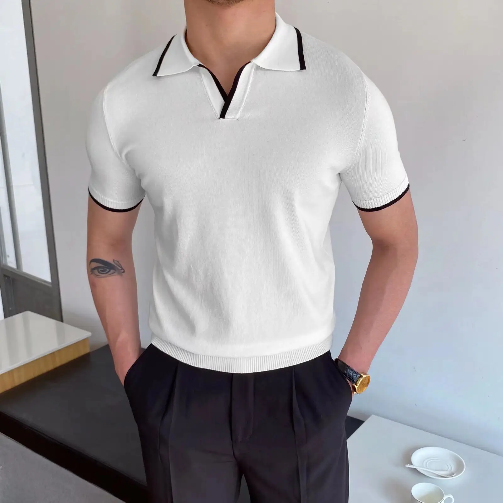Camisa polo casual com decote em v, venda no atacado, logotipo personalizado, camiseta de cor sólida, top, de malha, manga curta