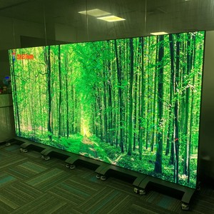 Pantalla de espejo digital LED de 55 pulgadas activada por sensor de movimiento para experiencias de sala de montaje minorista interactiva