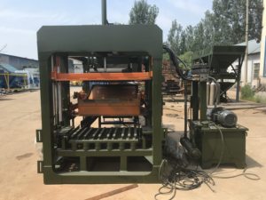 Высококачественная QT5-15 машина для производства полых блоков AIWEI, автоматическая машина для производства бетоноукладчика с надежным двигателем и насосом - Product Image 3