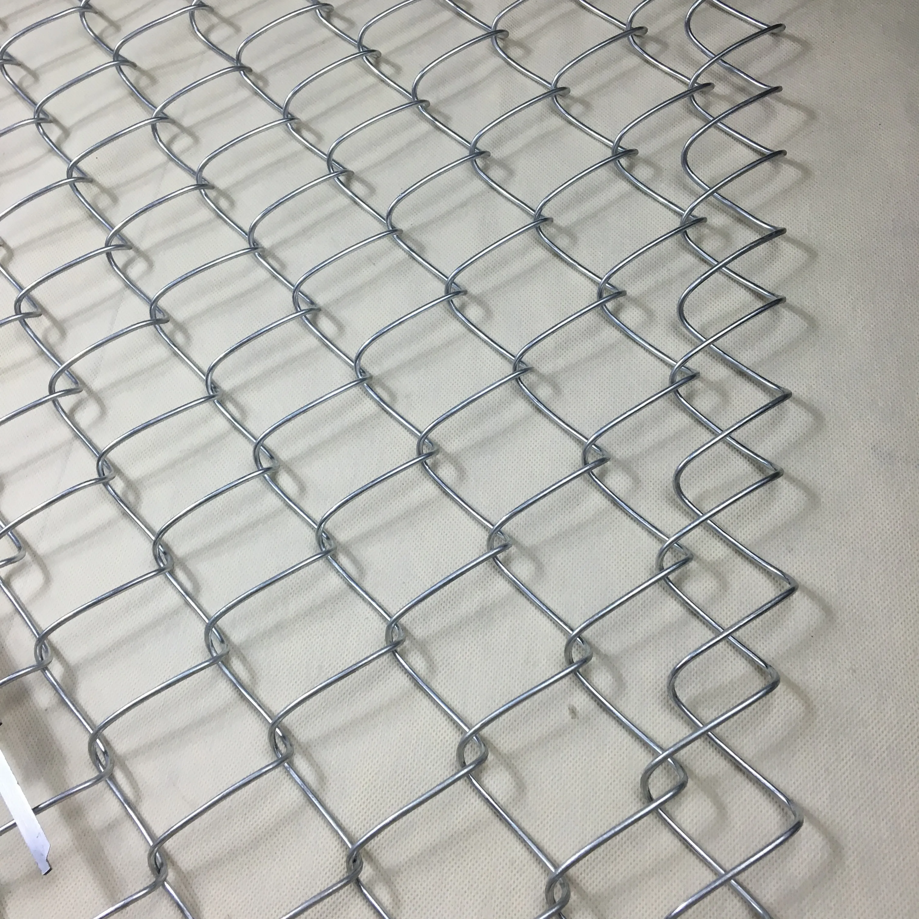 Fabbricazione rete metallica zincata a catena per recinzione di pollo