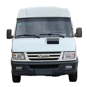 2017用于依维柯2.8T V35箱式卡车型号43S5中等价格特殊装载能力柴油燃料货车货舱 - Product Image 1