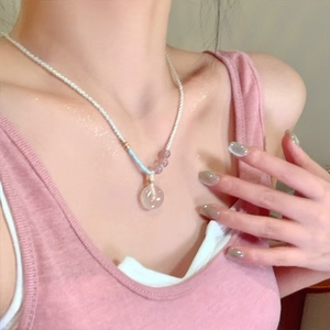 ライトラグジュアリーとニッチデザイン、四つ葉クローバー白宝石ネックレス、女性用ハイエンドネックチェーン