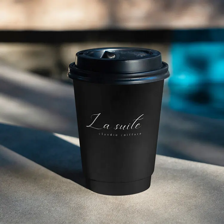 Taza de impresión personalizada con logotipo, taza de café desechable Biodegradable de papel de doble revestimiento negro con tapas de plástico