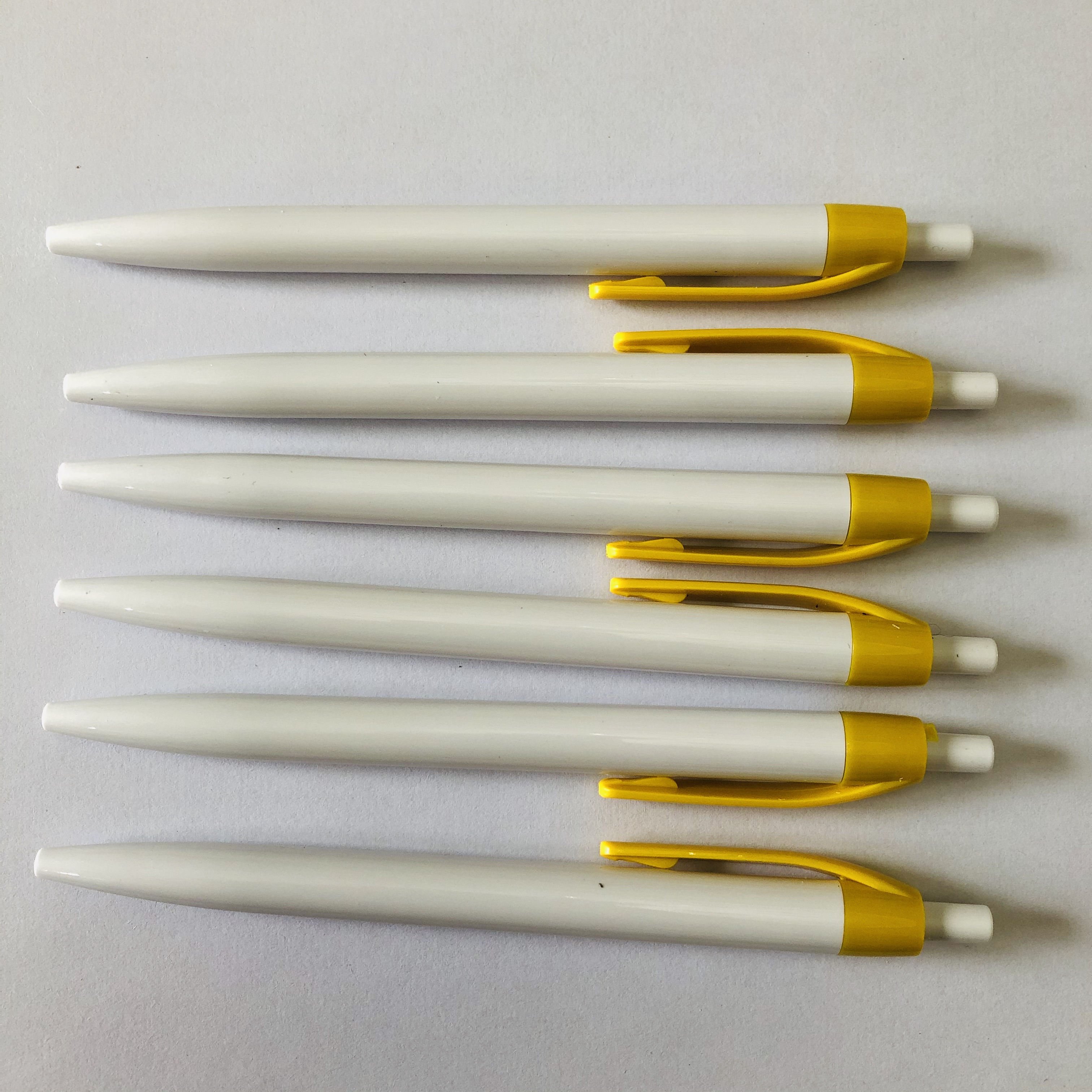 最便宜的促销经济型白桶简单塑料圆珠笔，用于带有压印个人标志的礼品广告 - Product Image 6