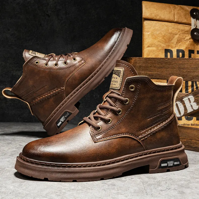 Zapatos de hombre de tendencia de otoño, botas informales de carga de suela gruesa, botas de cuero de seguridad antideslizantes impermeables, botas de cuero para hombres