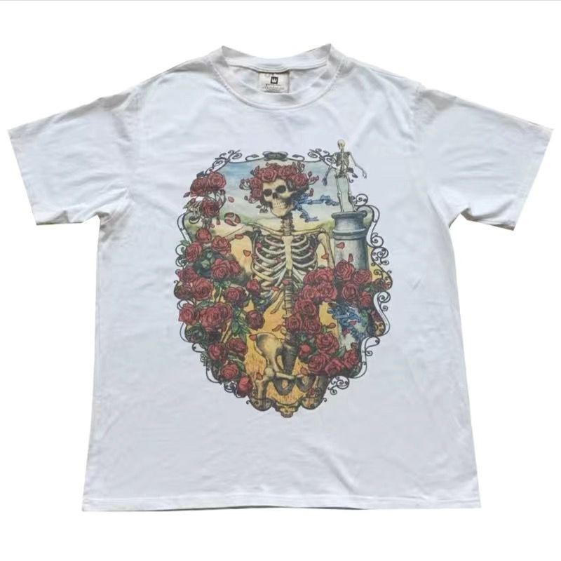 Rosas blancas y rojas
