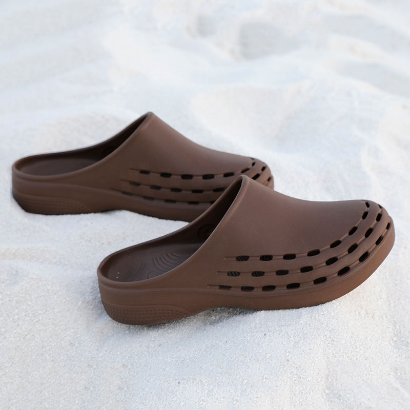 สีน้ำตาล