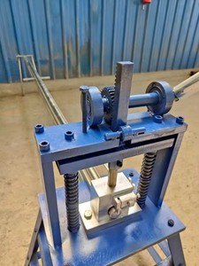不锈钢方管圆管冲孔机手动手压孔机 - Product Image 5
