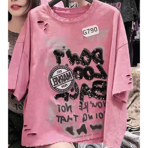 女装批发撕开设计短袖透气t恤粉扑印花夏季宽松休闲时尚合身领上衣