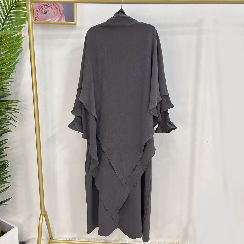Gris oscuro
