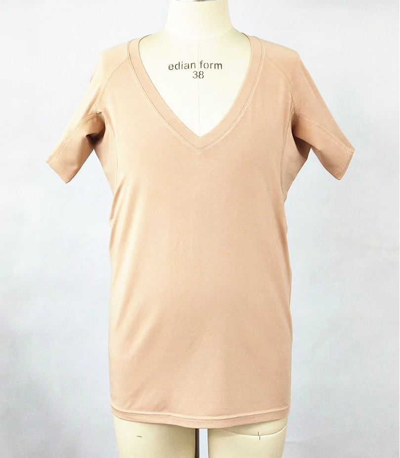 เสื้อผู้ชาย คอวีลึก สีน้ำตาล