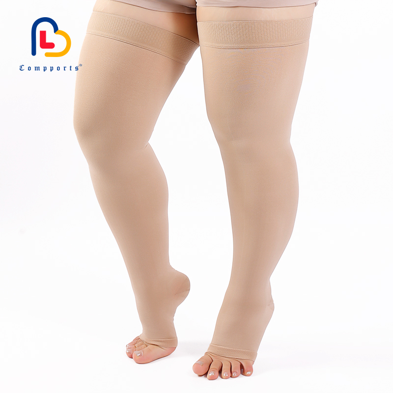 Bout ouvert beige-cuisse