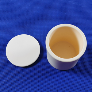 实验室使用带盖的圆柱形高铝陶瓷坩埚 - Product Image 1