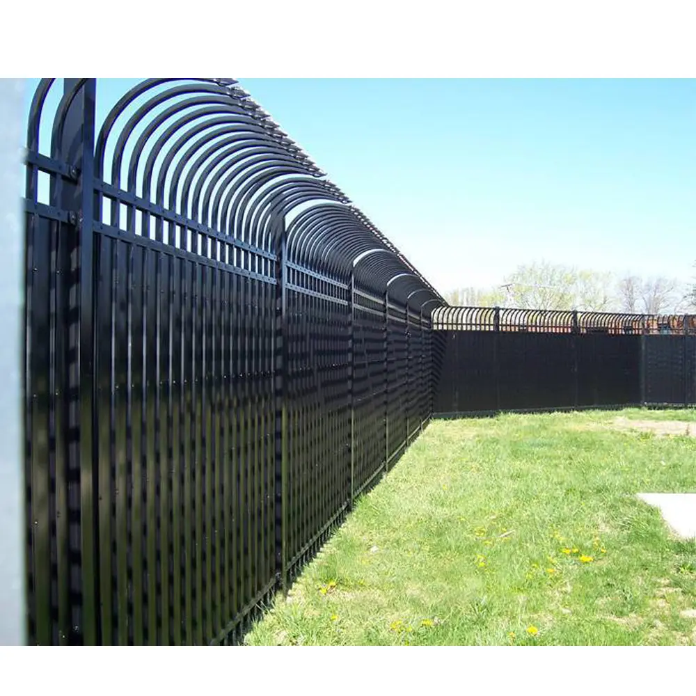 Di alta qualità commerciale recinzione in acciaio di ferro con la natura sostenibile di legno impermeabile e a prova di marciume merci facilmente assemblate