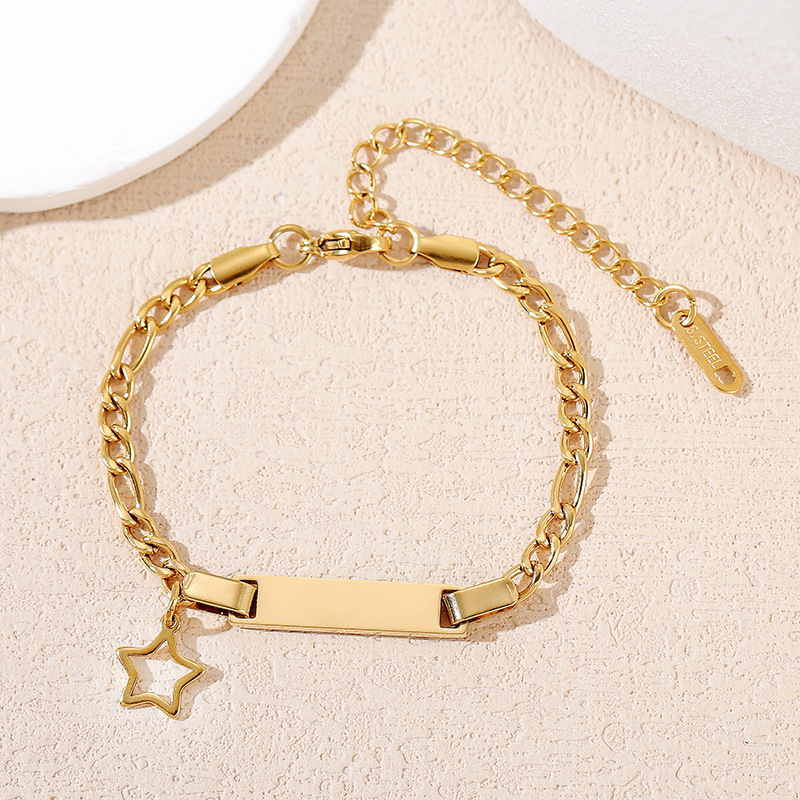 Bracelet enfant en or, étoile creuse à cinq branches