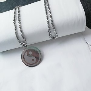 בציר נירוסטה תליון שרשראות סיני יין יאנג דפוס טאי צ 'י Bagua תליוני שרשרת עם שרשרת