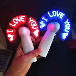 Regalo de promoción Mini ventilador de luz LED de colores Pantalla de Flash de texto programable Ventilador de mano con batería Logotipo de LED OEM MOQ BAJO - Product Image 1