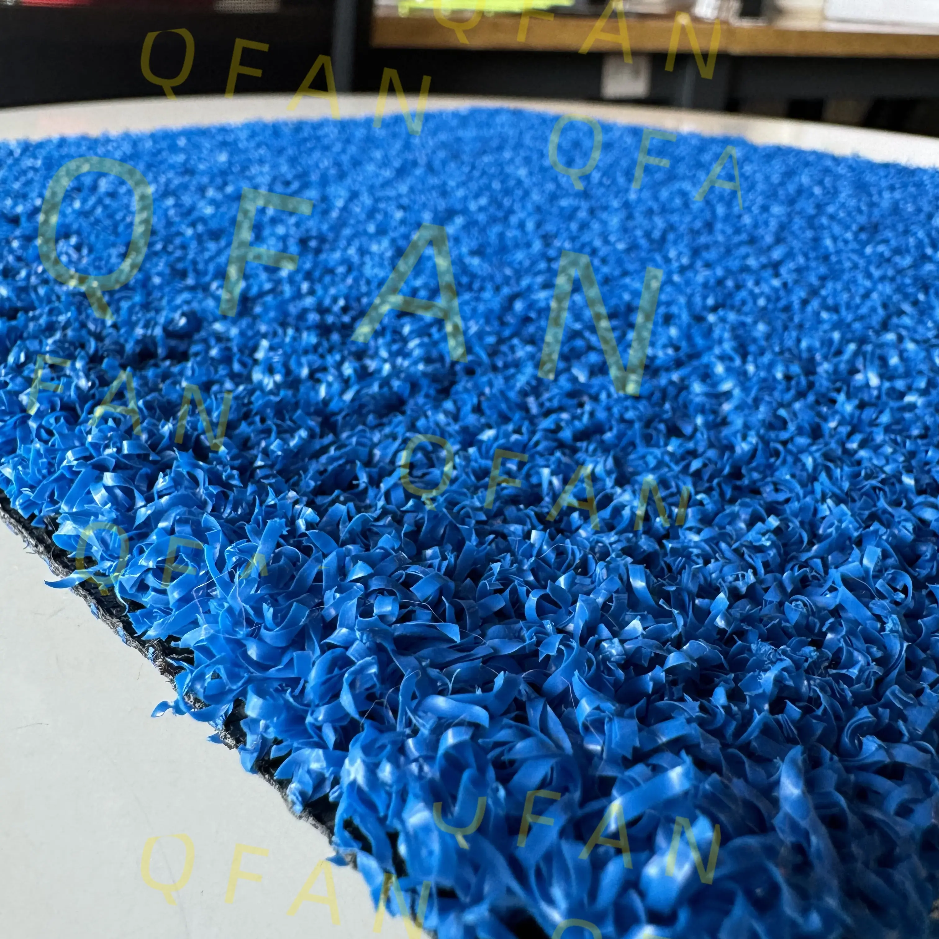 Qfan blaues Farben-Outdoor-Kunstgras importiert aus Taiwan für den Bodenbanksektor Boden-Tennisplatz-Gras