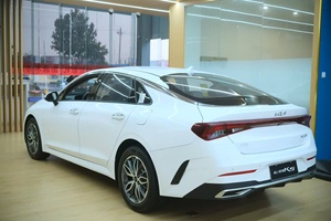 <span class=keywords><strong>K5</strong></span> מכונית חדשה פנורמית גלגל קדמי כונן r18 מושבי עור מוכי הגה שמאל אור פנים תיבת הילוכים אוטומטית גז תיבת הילוכים