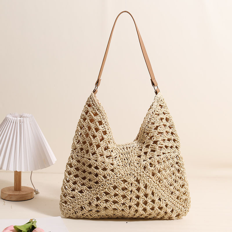 V-shaped grandmother pure beige