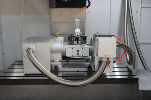 高精度VMC12705軸CNC垂直金属マシニングセンターGSK制御システムアルミニウムプロファイルコアモーター中国工場 - Product Image 4