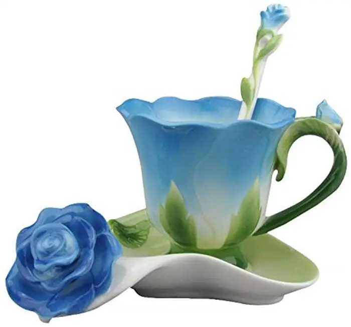 Seramik büyük fincan ve çay tabağı el yapımı koleksiyon porselen kahve çay fincanı setleri fincan tabağı ve kaşık ile gül şekli tasarımı
