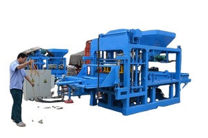 Máquina de bloques de motor de hormigón, máquina semiautomática de fabricación de ladrillos, máquina de bloques de motor de Sudáfrica - Product Image 5