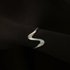 Korean Retro Personality Irregular Opening Ring Female Contracted Ring 925 Silver <strong>Arc</strong> Jump Net Red Index Finger Ring