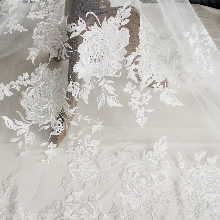 مصنع الشركة المصنعة الزفاف الدانتيل الأبيض أقمشة التطريز المخصصة للنساء فستان سهرة