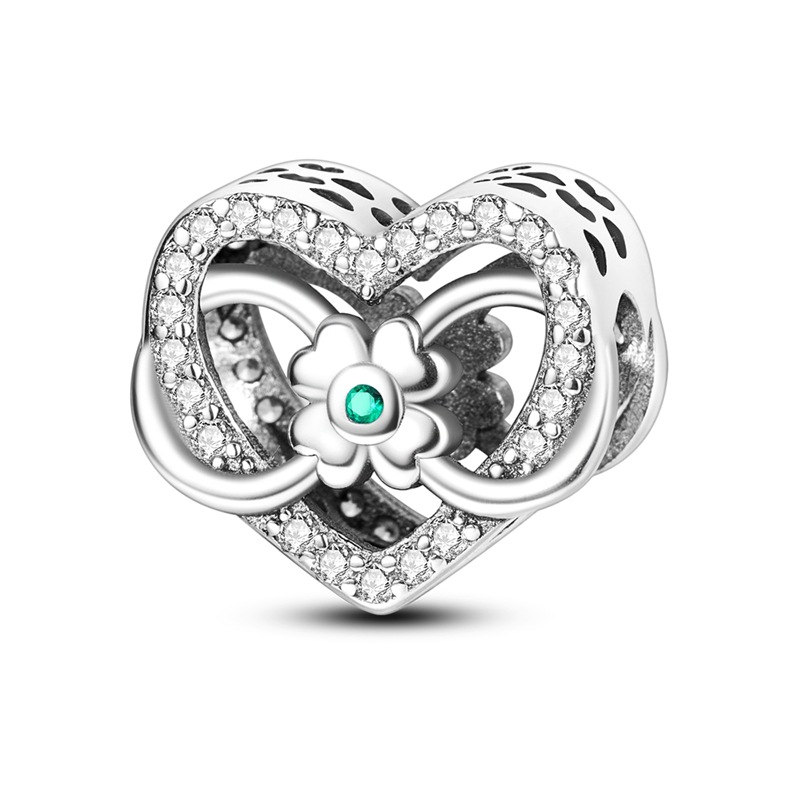 Trébol de cuatro hojas infinito en forma de corazón