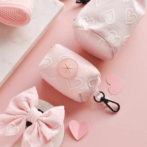 Conjuntos de arnés de lujo para perros con logotipo en relieve bordado de diseñador personalizado OEM conjunto de arnés y Correa y <span class=keywords><strong>Collar</strong></span> para perros - Product Image 6