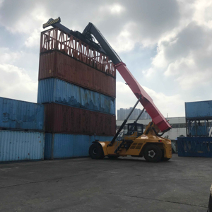 Reach Stacker 45 Ton Container Reach Stacker - Product Image 1