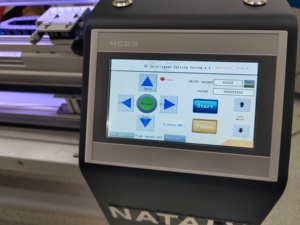 自動壁紙カッター高速1.6m Xy切断機フレキシブル素材ブレード付き - Product Image 4