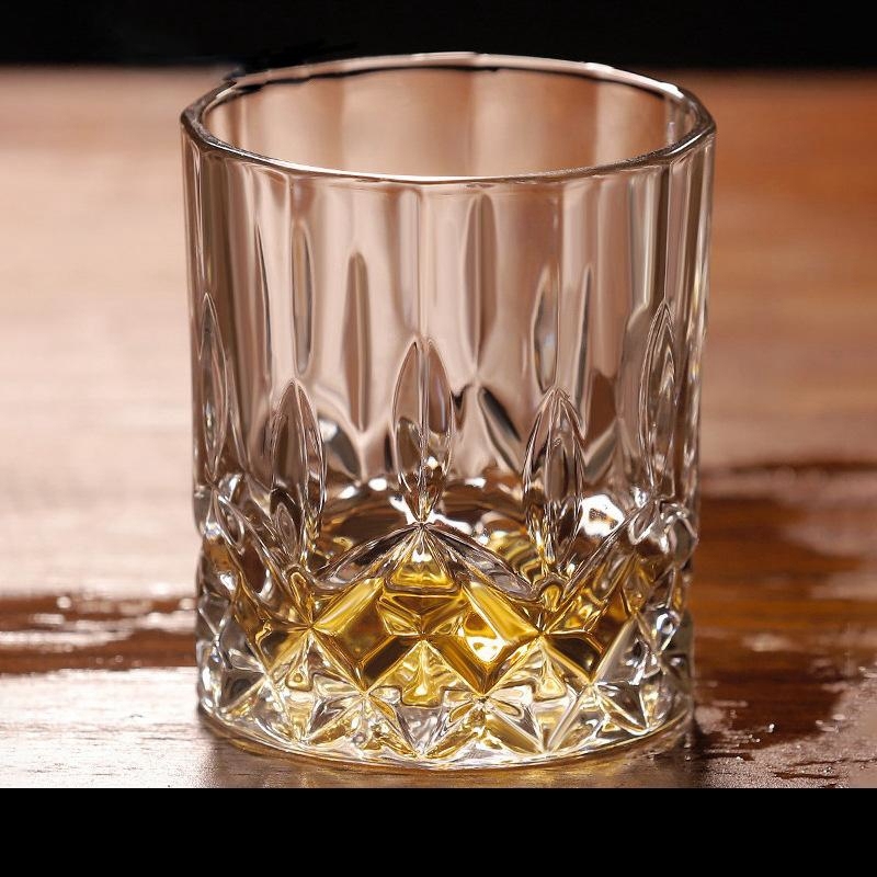 Taza grande con relieve de hielo.