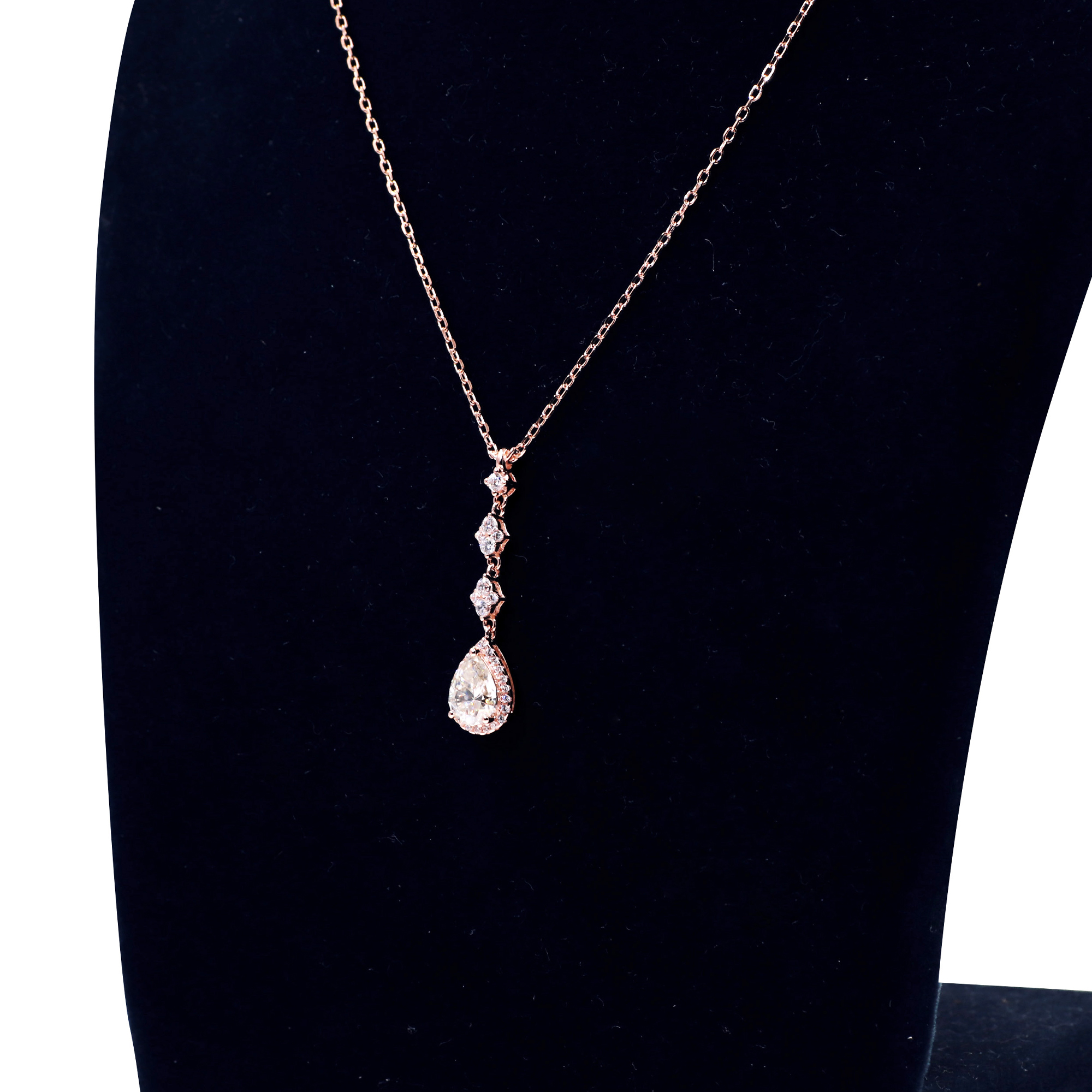 ชุบทองชมพู 18k + มอยส์ซาไนต์สีขาว