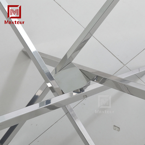 现代简约风格透明玻璃餐桌，带强力不锈钢腿 - Product Image 5