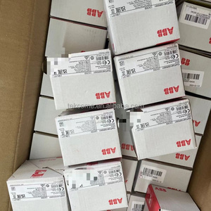 ABB โมดูลเชื่อมต่อ S500 DC551-CS31 1SAP220500R0001อินเตอร์เฟสเทอร์มินัลยูนิต TU552/TU551-CS31