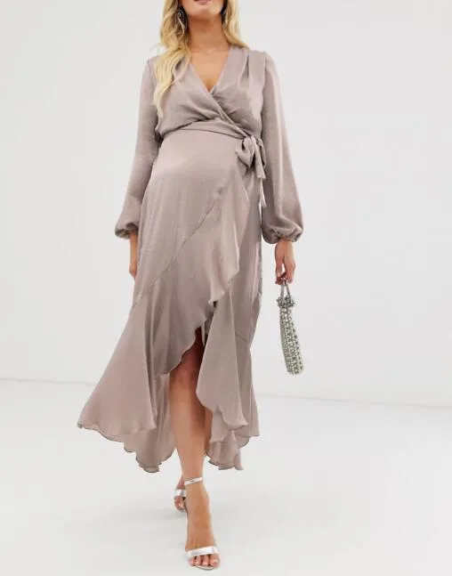 Платье-миди с воланом и запахом для беременных