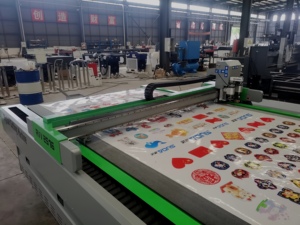 Enrutador CNC SUDA 2513 para grabado y corte de precisión de alta velocidad de materiales de señalización Serie S8 - Product Image 4