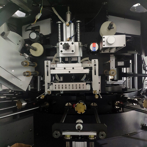 Macchina da stampa serigrafica Servo bottiglia ovale bottiglia quadrata bottiglia rotonda completamente automatica con carico e scarico automatici - Product Image 4