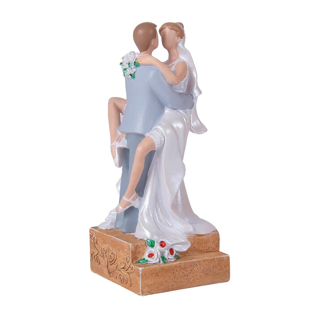 Artigianato in resina personalizzato abito da sposa creativo coppia di sposi orso abbraccio famiglia camera da letto ornamenti da tavolo