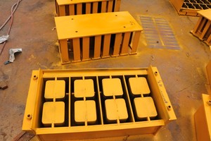 Máquina semiautomática de fabricación de bloques huecos, 220V, fabricante de ladrillos de hormigón de cemento con componentes de núcleo PLC, para fabricación de bloques - Product Image 4