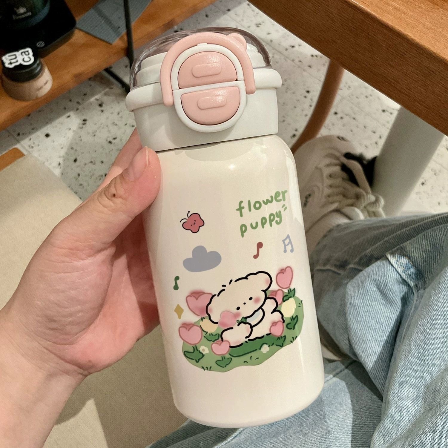 สุนัขร้องเพลงสีชมพู