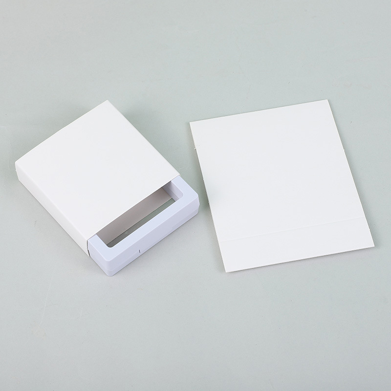 Couverture souple blanche + boîte intérieure